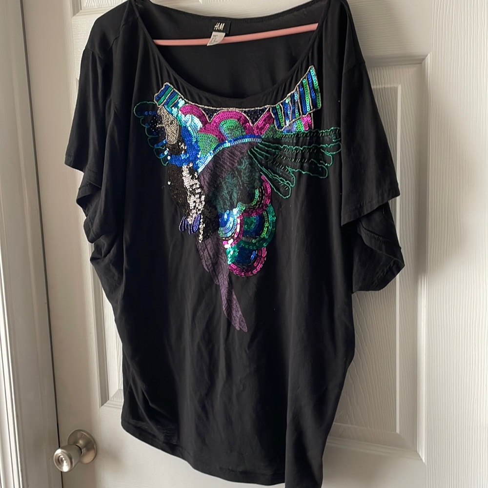 H & M BLACK TOP SEQUIN BIRD